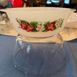 Glasbake strawberry bowl